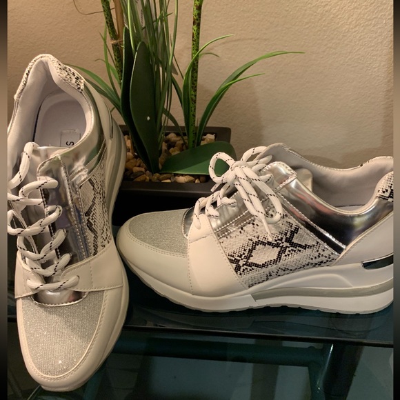 Steve Madden HYSTERIA WHITE White Platform Heel - Picture 6 of 13